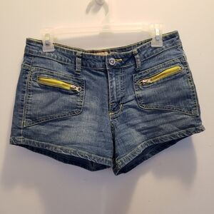 Y2K Crest Jeans Denim Shorts Jorts Yellow Stiching Size 9/10 Juniors EUC